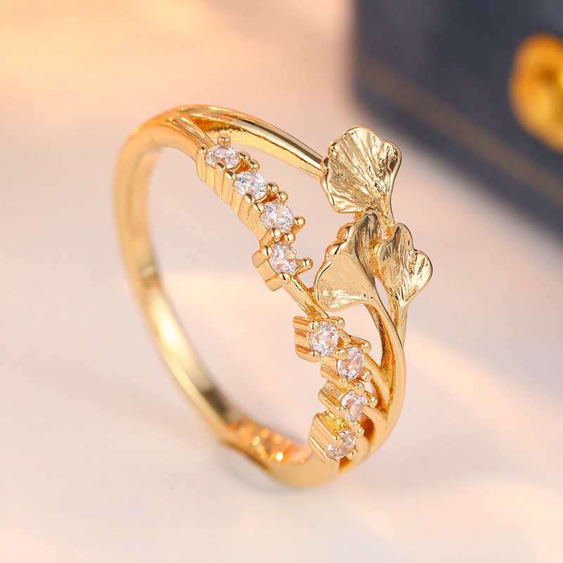 Ginkgo Leaf Ring with Synthetic Zirconia, Elegant Bling for Daily Wear